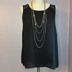 Forever 21 sleeveless high low blouse lace  trim on shoulders